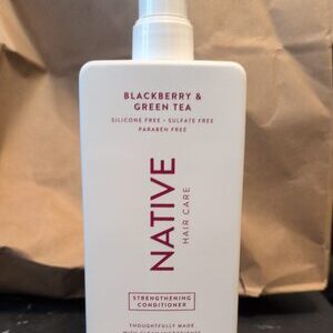 Blackberry & Green Tea Strengthening Conditioner