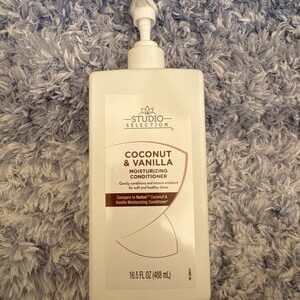 Coconut & Vanilla Moisturizing Conditioner