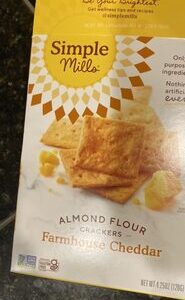 ALMOND FLOUR CRACKERS Farmhouse Cheddar