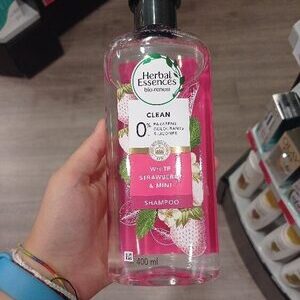 Purify and Hydrate Strawberry and Mint Silicone Free Shampoo